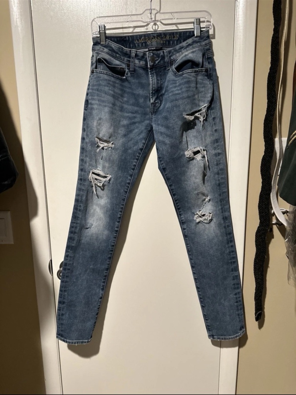 American Eagle Outfitters light blue denim jeans